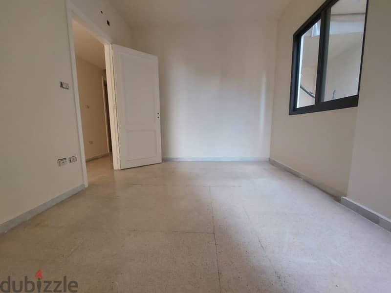 RA23-3002 Beautiful apartment in Batrakiyeh is for rent 175m, $1100 6