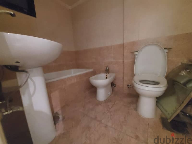 RA23-3002 Beautiful apartment in Batrakiyeh is for rent 175m, $1100 8