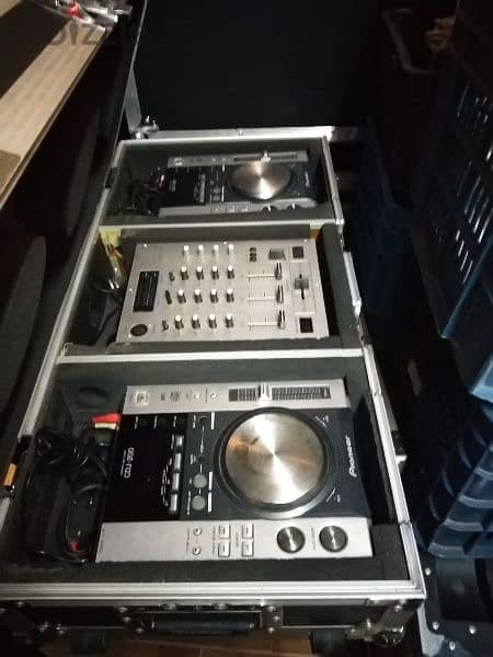 Pioneer cdj200 with mixer and flight case 0