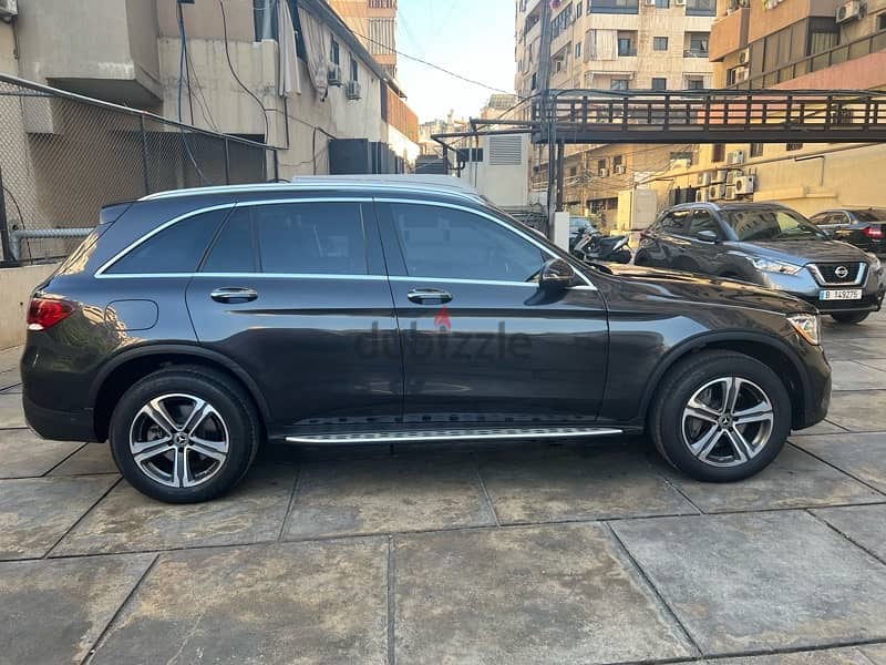 Mercedes -GLC300 4Matic - 1.5 years Integrated Service from Mer. Cmp. 4