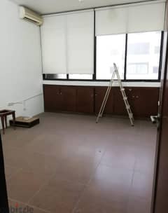 110 m2 3 office room for sale in Jdeide مكتب للبيع  في الجديدة 0