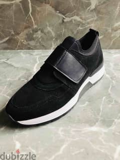 Divarese Best Black Sneakers