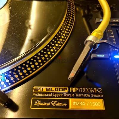 Turntable dj consolle record vinyl