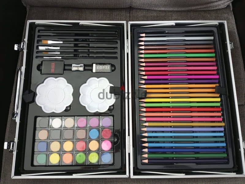 مجموعه متنوعة من أقلام والألوان للفتيات 3