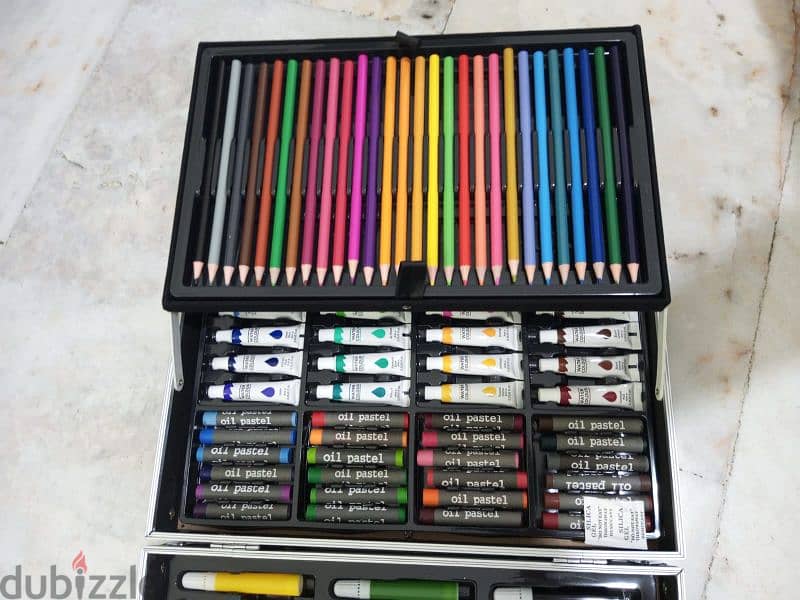 مجموعه متنوعة من أقلام والألوان للفتيات 4