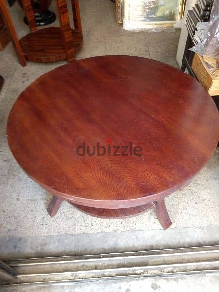 طاولة خشب أرتكو مدورة كبيرة خارقة النظافة 1