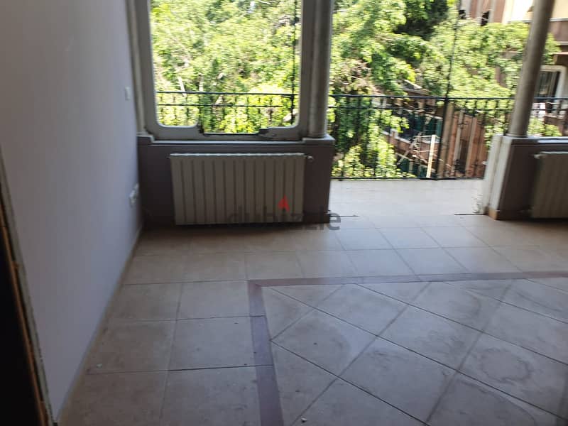 L13262-Building of 3 Floors with Front Garden for Sale in Achrafieh 3