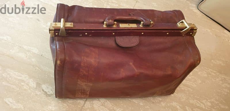 queen leather Dr bag antique 1