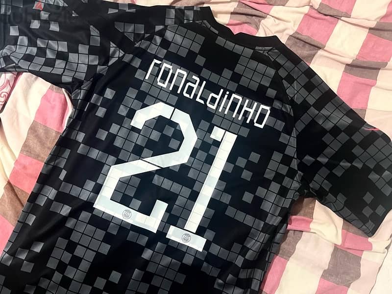 PSG Ronaldinho nike Limited Edition Jersey 0