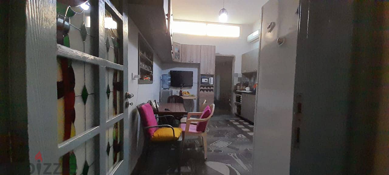 250 m2 apartment with a terrace for sale in Halat - شقة للبيع في حالات 8