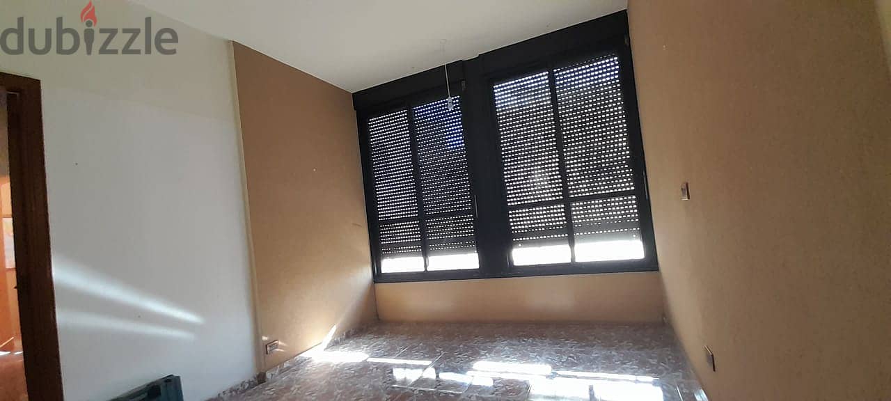 150 m2 apartment having an open mountain view for sale in Aamchit 4