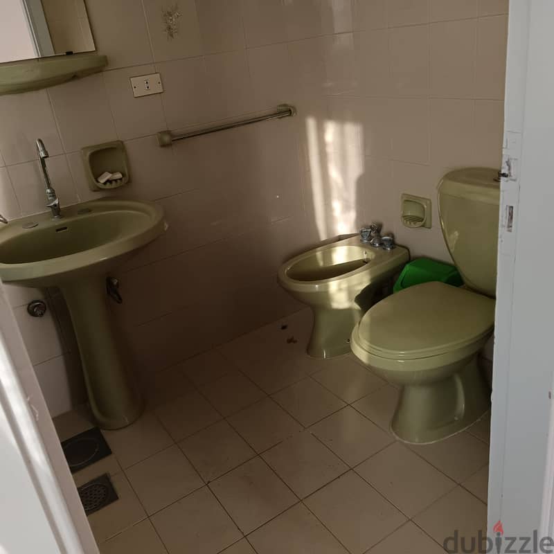Furnished 200m2 apartment having open view for sale in Naccache 10